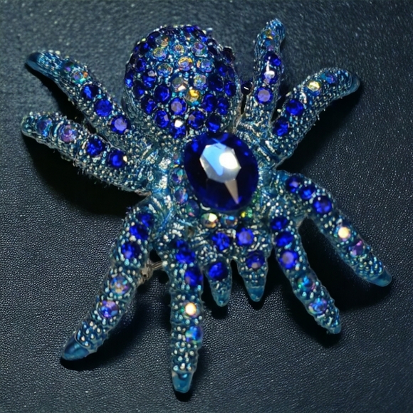 Crystal Bling Tarantula Spider Pin Rhinestone Brooch - Picture 10 of 11